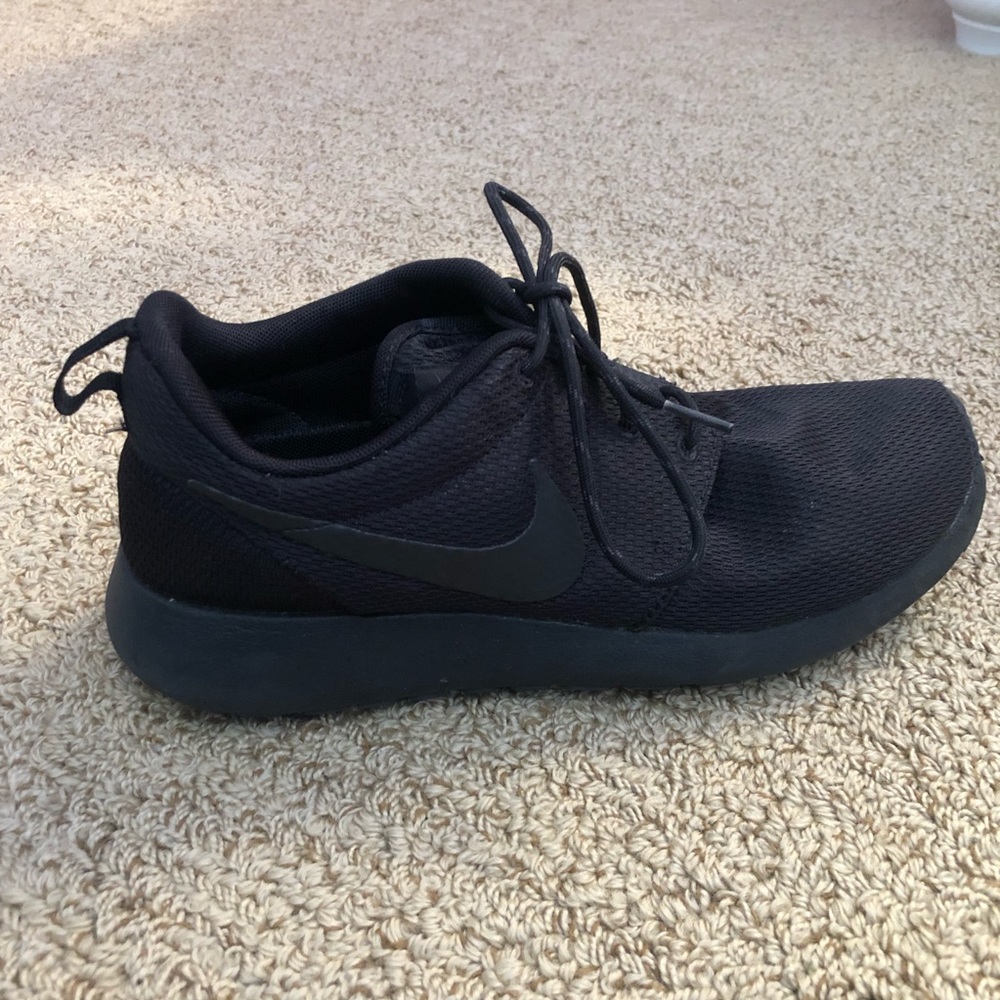 Nike Women’s Roshe One Running Shoes Black